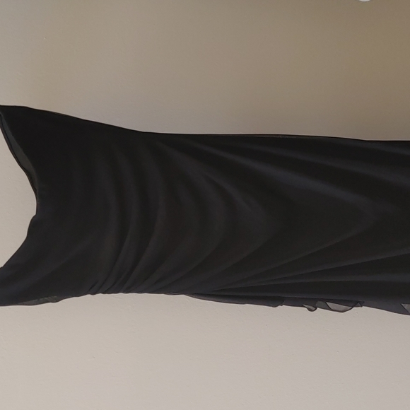 Long black dress - Picture 2 of 4